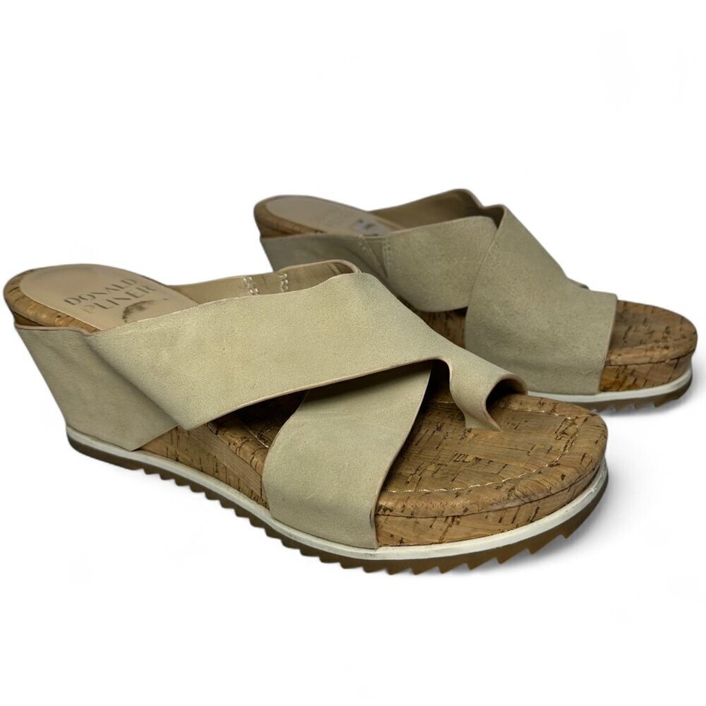 DONALD PLINER Women's Sisu Wedge Suede Sandal, Beige, US 7.5, NWOB